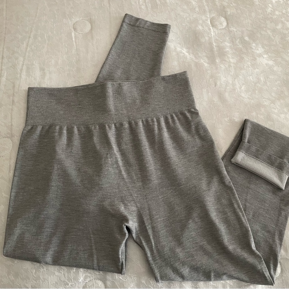Soft inner lined high waisted leggings